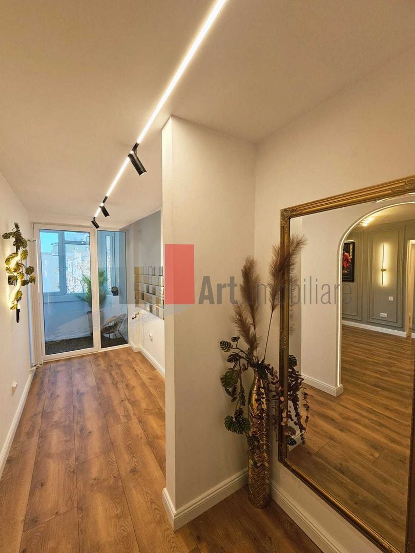 APARTAMENT  DE 2 CAMERE - Poză 2