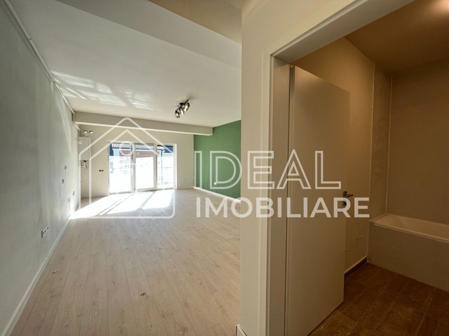 Garsonieră La CHEIE, 37mpu plus balcon - Poză 6