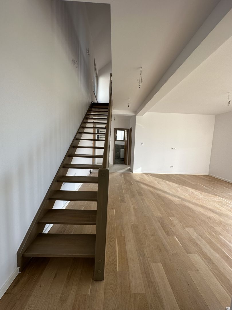 Casa cu 5 camere - Dumbravita - Poză 7