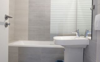 Apartament mobilat si utilat complet, etaj intermediar ! - Poză 8