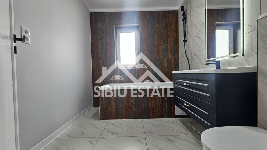 Casa gata de mutare,  finisata, curte mare amenajata Selimbar - Poză 14