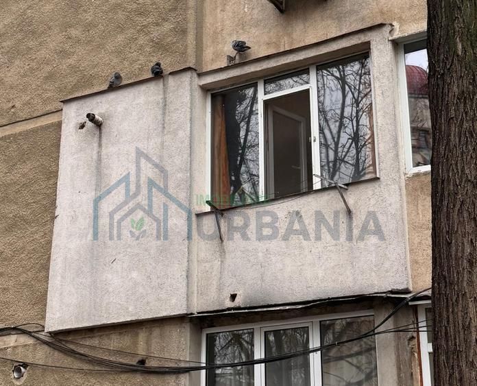 VAND GARSONIERA MOBILATA ETAJ 1 IASI 69 mii EURO NEGOCIABIL - Poză 1