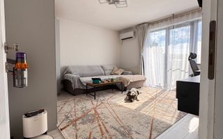 Apartament decomandat, renovat complet, mobilat, parcare inclusă. - Poză 2