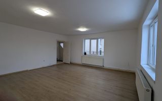 Spatiu de birouri de 70mp, curte proprie 450mp, parcare, Someseni - Poză 1