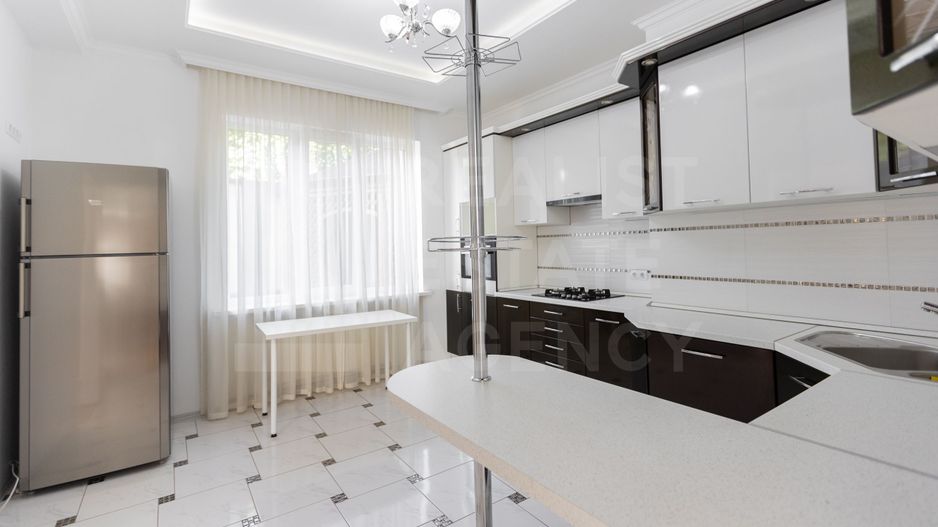 Chirie, casă, 2 nivele, 5 camere, str. George Meniuc, Centru - Poză 7