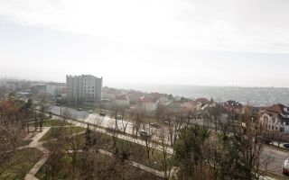 Vânzare, apartament, 3 camere, strada Miorița ,Centru. - Poză 1