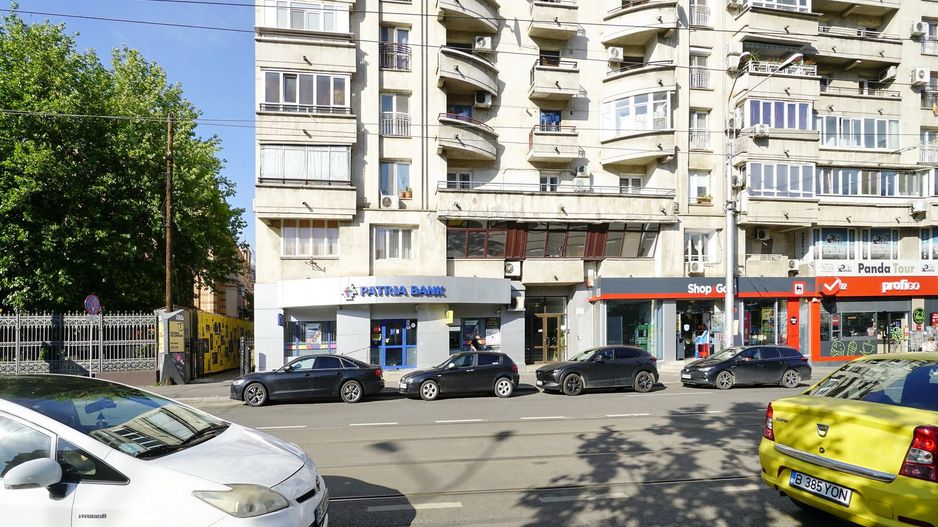Spatiul comercial 100 mpu str.Sf Vineri colt cu B-dul Corneliu Coposu - Poză 2