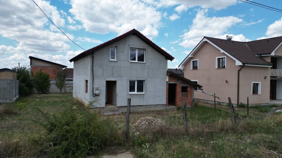 Casa la gri in Frumuseni - Poză 3