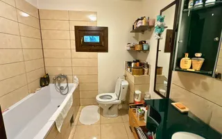 Vilă cu 10 camere P+2E+M 400 M² utili 2800 M² Teren Comandau - Poză 25