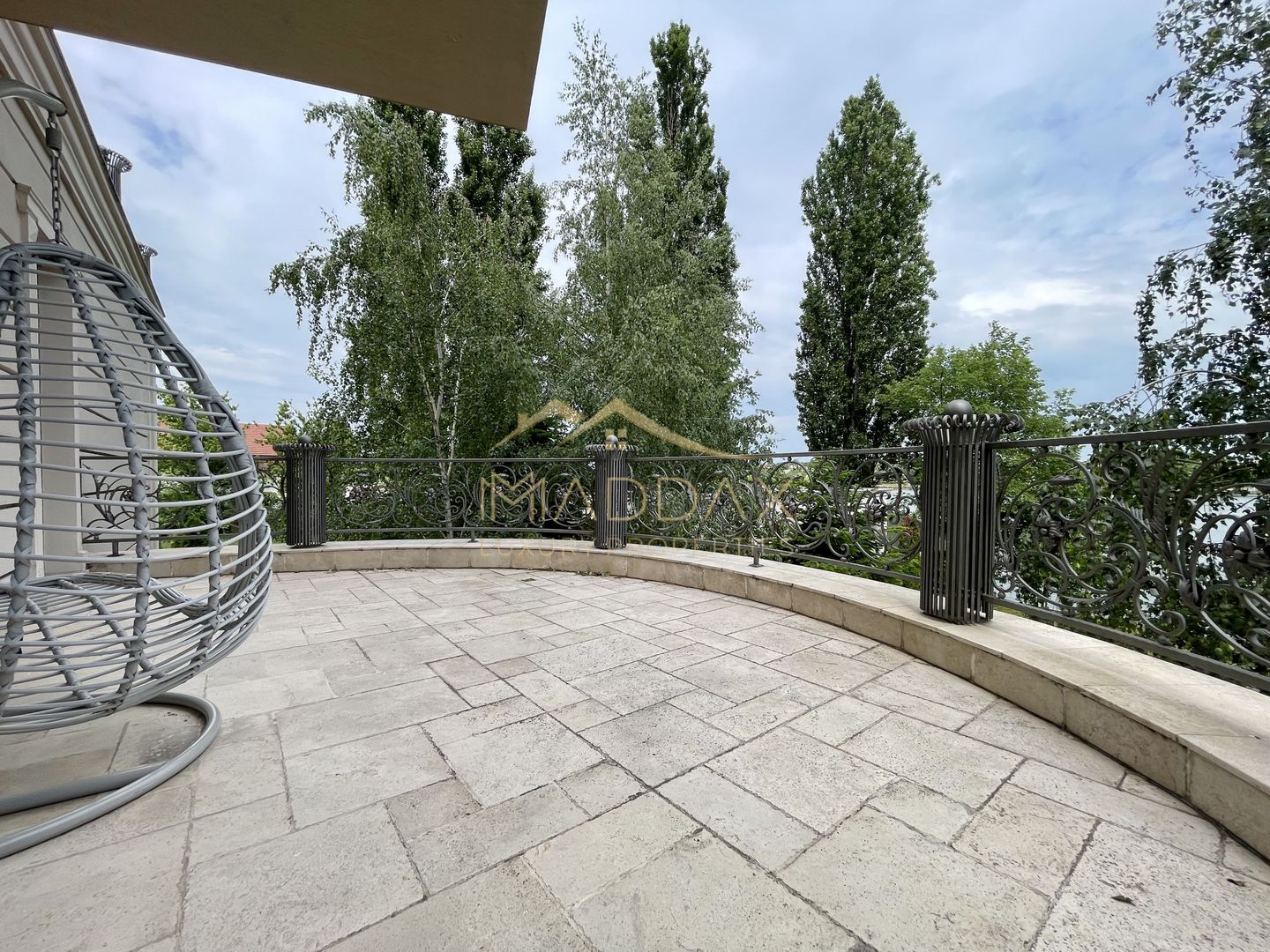 Impressive Villa *1500 SQM usable* 2613 SQM land / Open to the lake - Poză 35