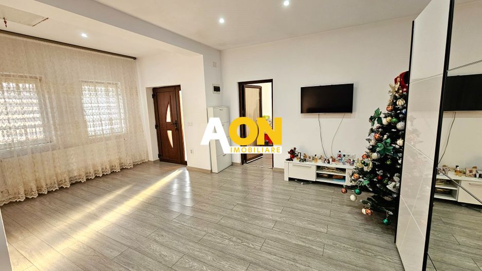 Casă 4 camere, renovată, mobilată, utilată, 410 mp teren, zona Centru - Poză 7