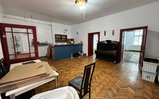 Apartament 4 camere | Etaj 1 | Curte comuna | 114 MPU | Ultracentral - Poză 2