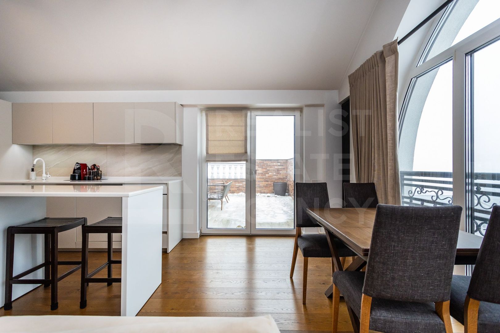 Chirie, apartament 3 camere, strada Alexandru Bernardazzi, Centru - Poză 4