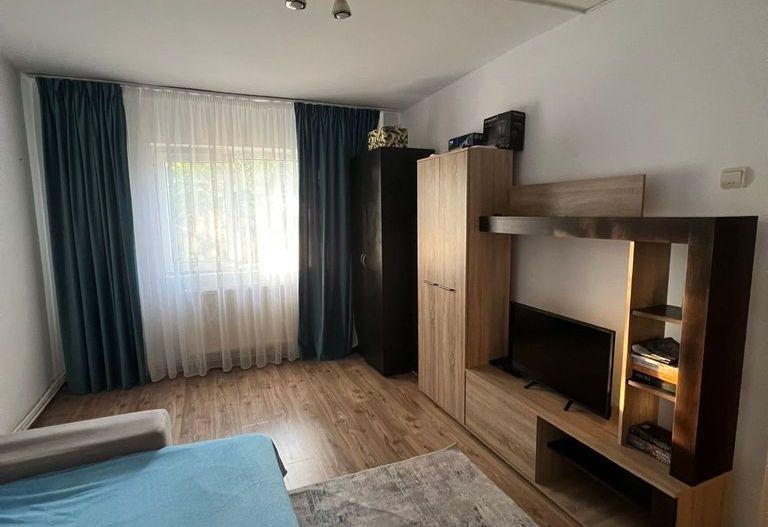 Garsoniera de Vanzare Gorjului-Centrala proprie - Poză 2