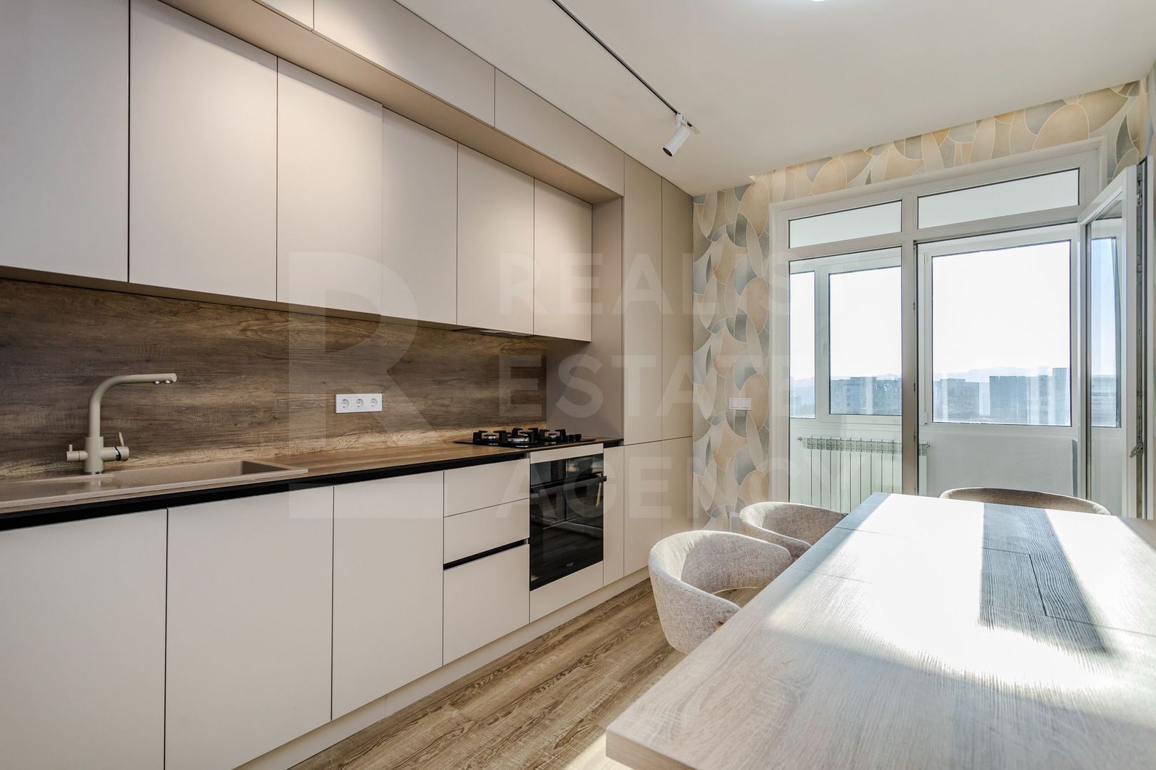 Vânzare, apartament, 2 camere, strada Vasile Lupu, Buiucani - Poză 1