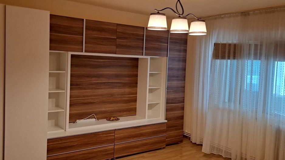 De închiriat ! Apartament spaţios cu 3 camere, în Cart. Grigorescu - Poză 3