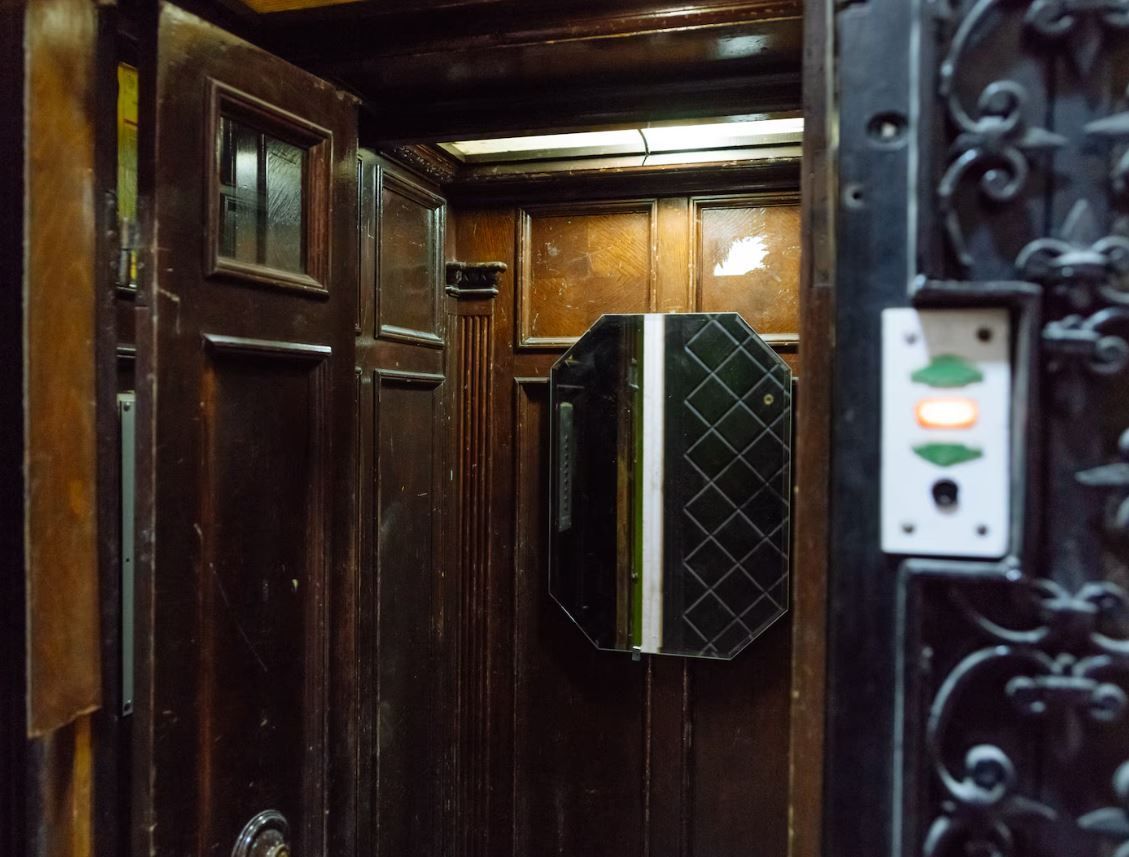 Studio superb (Garsonieră) Cismigiu, Blocul Florentin, centrală, balcon. - Poză 15