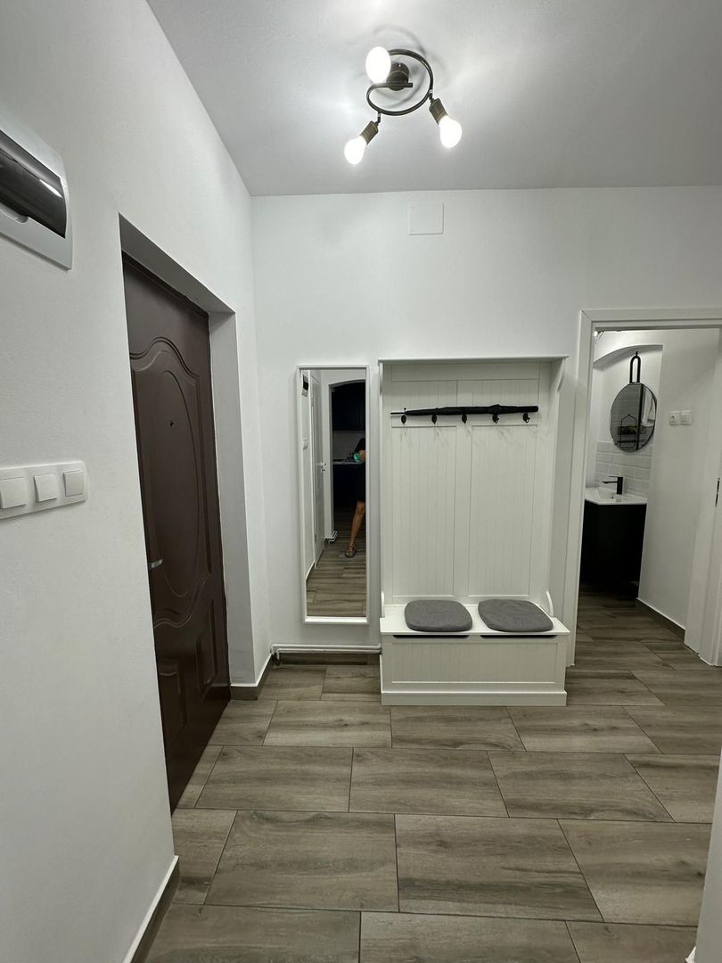 Imobil cu destinatii multiple- 6 apartamente - Poză 16