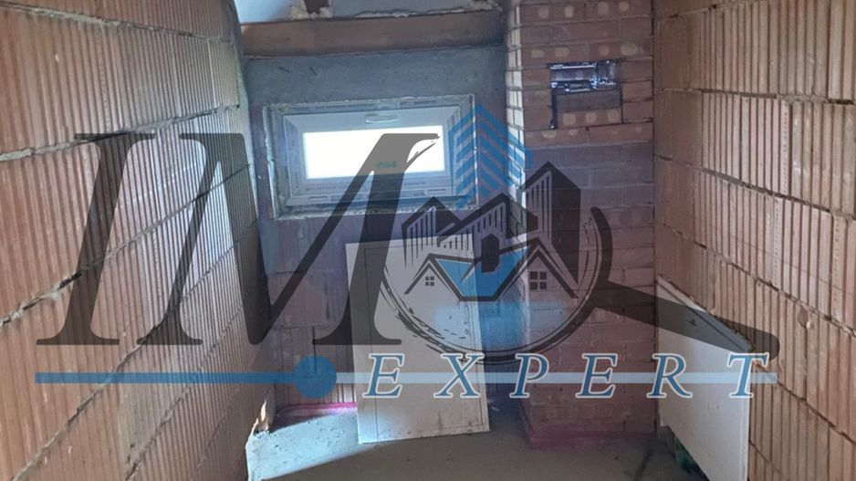 Casa de vanzare la rosu in Micesti - Poză 3