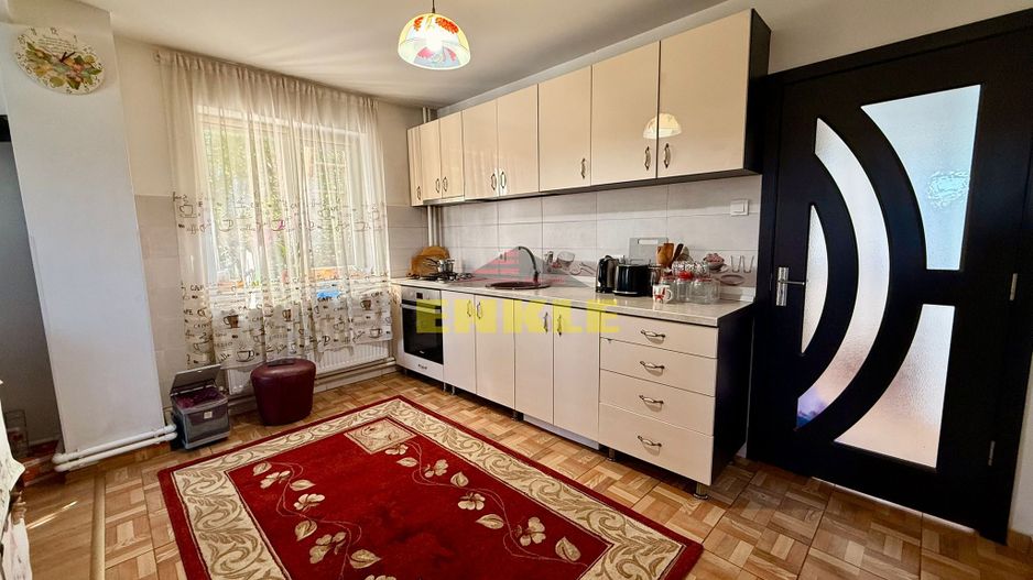 De vanzare casa P+M, zona Tulbureni, constuita in 2020 - Poză 12