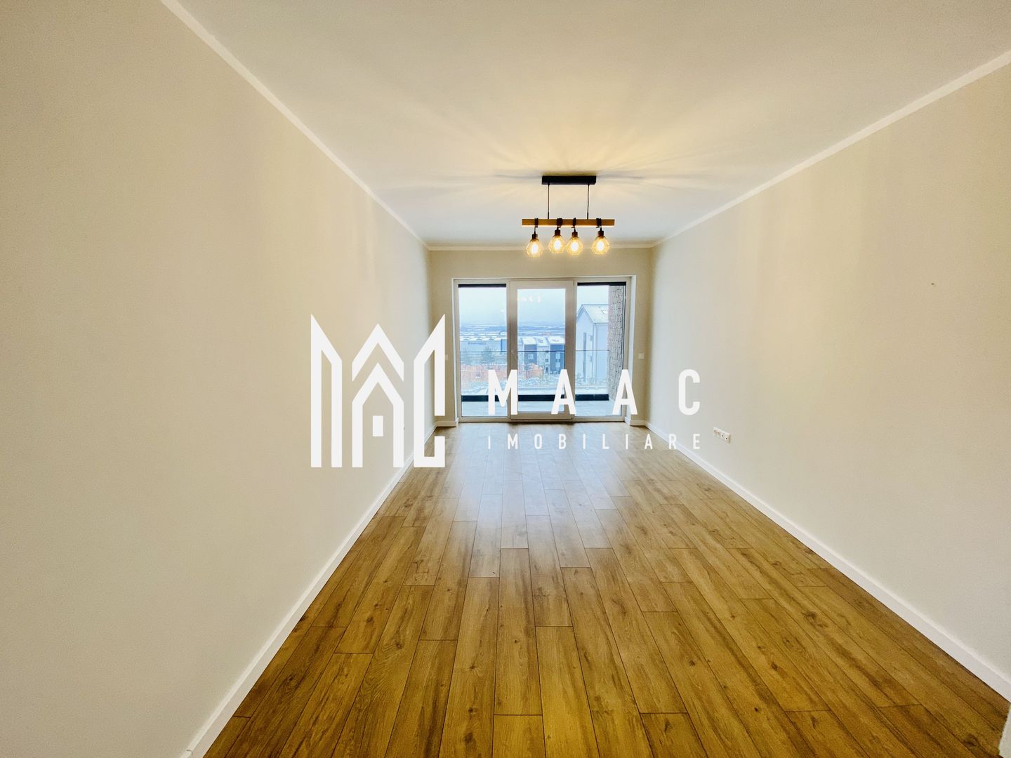 Apartament 3 camere | La Cheie | Balcon | Parcare | 75 MPU - Poză 2