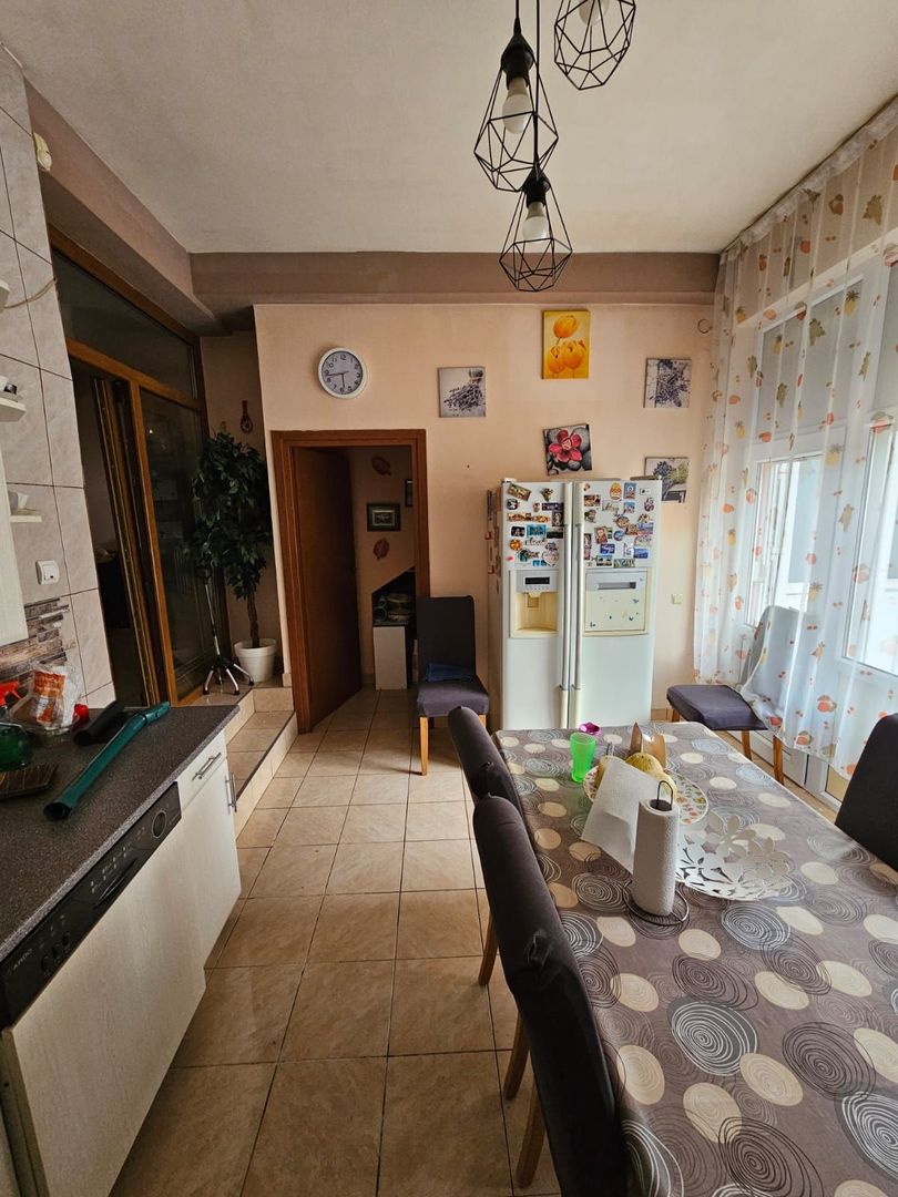 Casa- zona Spitalul nr 1 - Poză 3