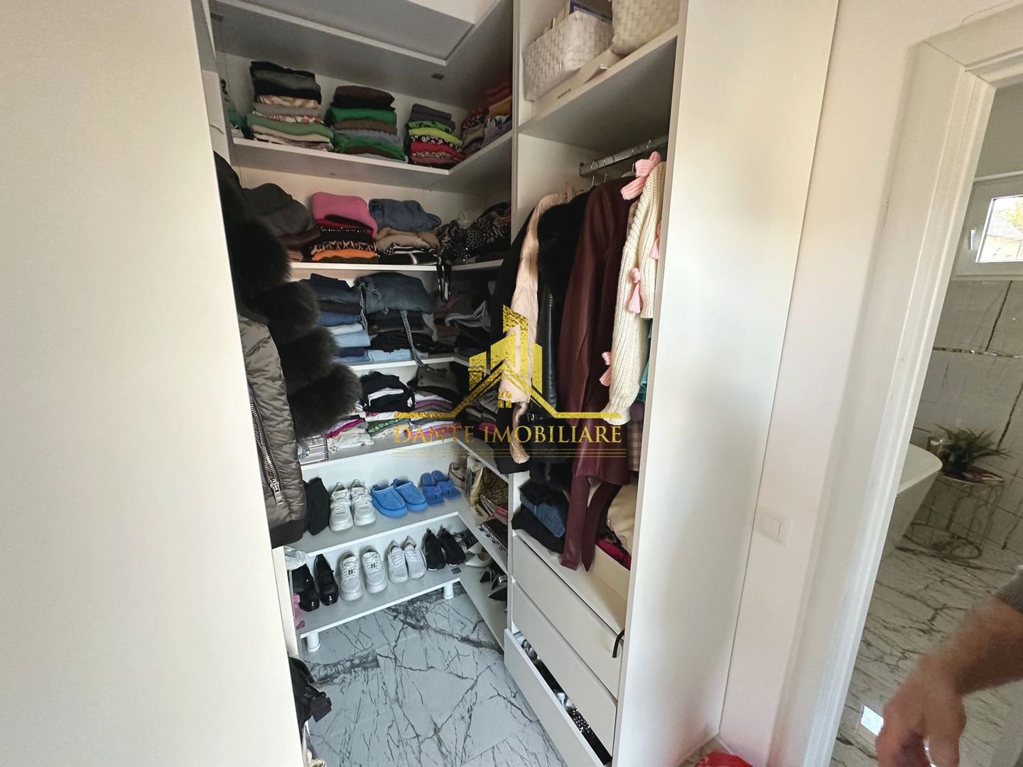 Casa individuala, 5 camere, mobilata lux, utrafinisata, Chinteni - Poză 26