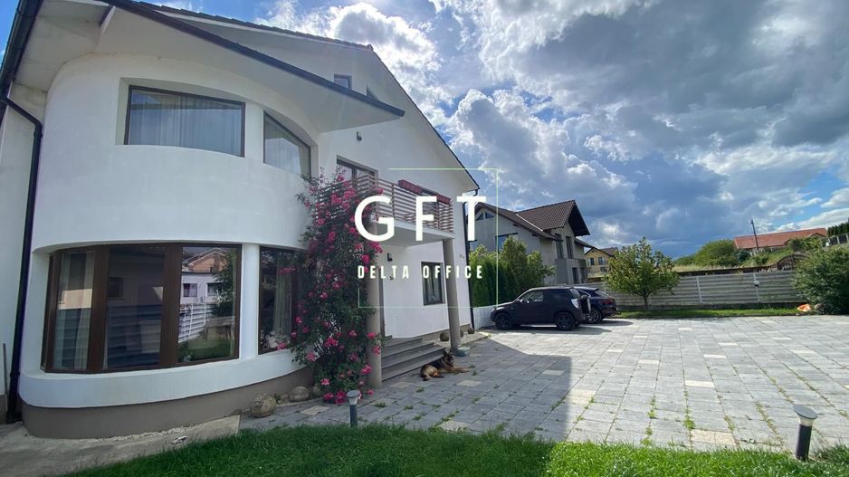 PRET REDUS!!! Vila de lux, P+E+M, piscina, 7 minute de centru Bistritei - Poză 14