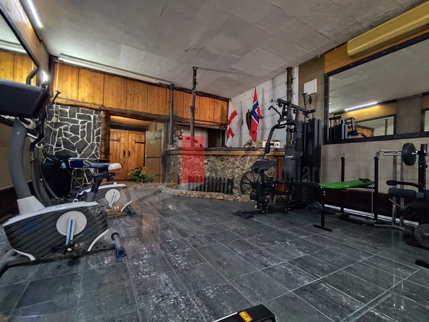 Spatiu comercial de inchiriat in Giulesti (langa stadion, complex comercial) - Poză 5