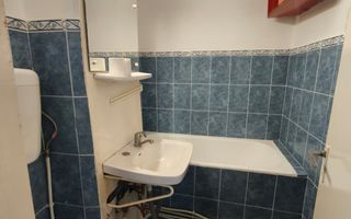 De închiriat apartament cu 3 camere - etaj 1- bd-ul Decebal - Poză 9