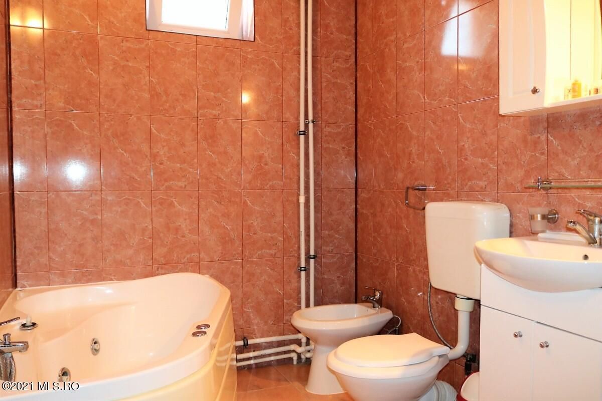Mamaia Nord - Langa Mare, pensiune la cheie, 11 camere, 9 bai! - Poză 17