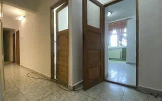Micro 3, etajul 1! Vanzare apartament cu 3 camere, decomandat - Poză 14
