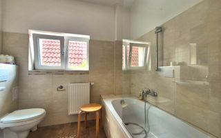 Apartament in casă, într-o zonă exclusivistă, priveliște deosebită. - Poză 29