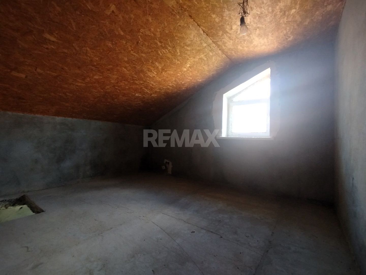 Locuință de 74 m² în Chetrosu, aproape de traseul R2 – potrivită de amenajare după propriul gust - Poză 10