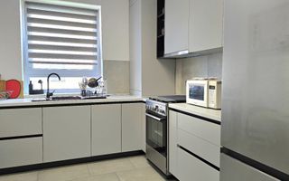 Zona Linistita Coresi Grandis Residence Camere - Poză 1