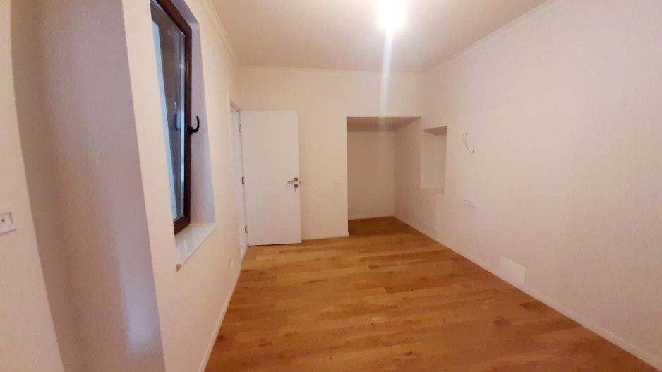 Casa de vanzare in Piata Abator - Poză 6