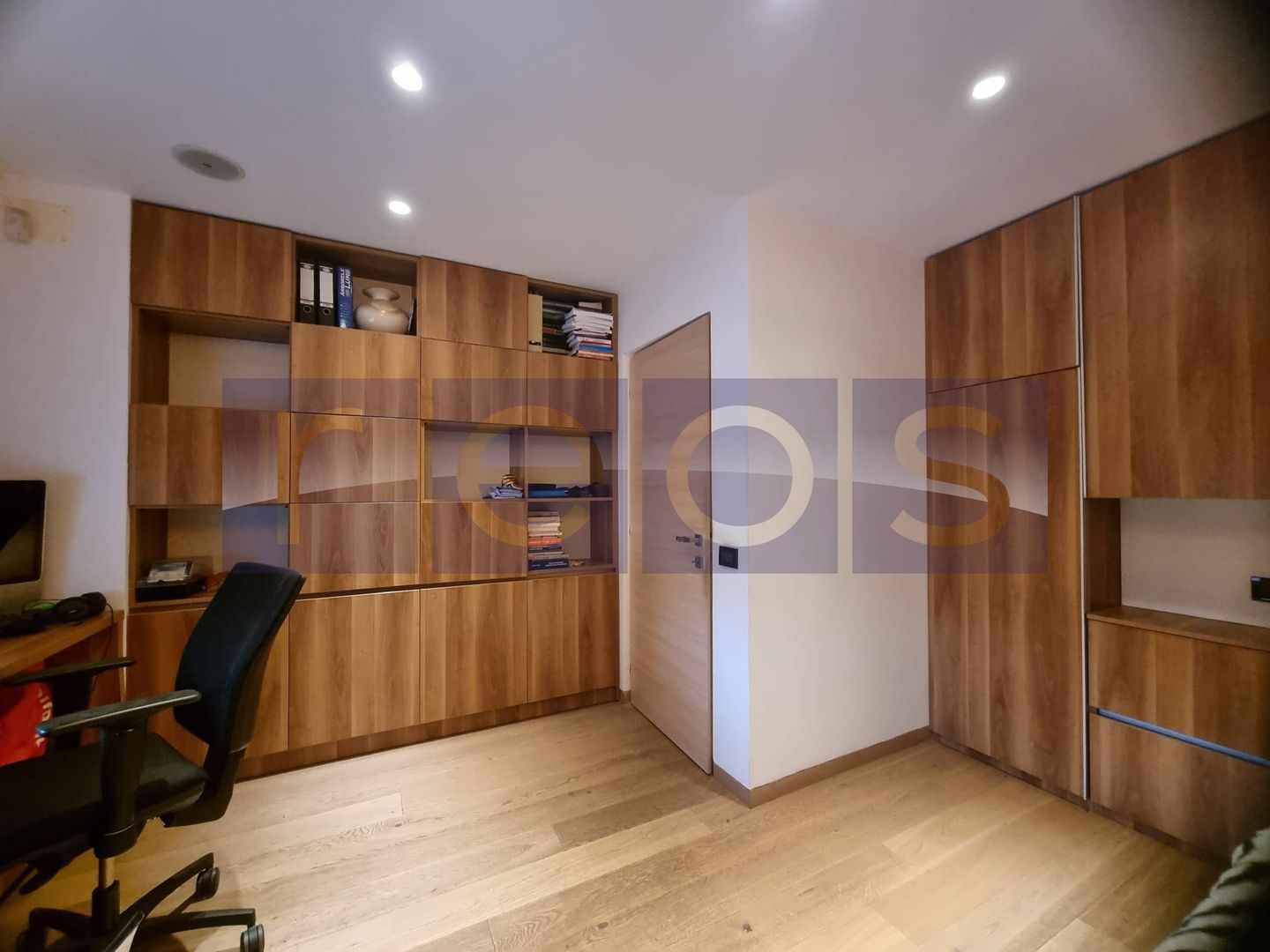 VANZARE 3 CAMERE SEMIDECOMANDAT - Mall Vitan - Poză 4