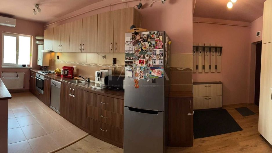 3 camere spațioase cu parcare, într-o zonă liniștită din Florești. - Poză 1