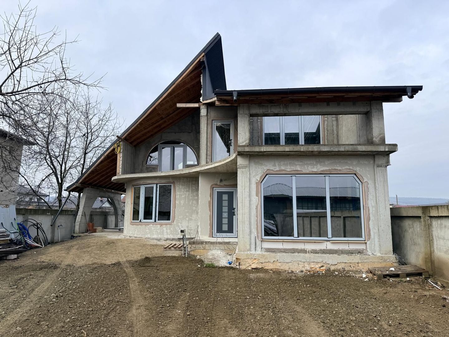 DE VÂNZARE sau SCHIMB - Vilă P+M semifinisată, zona Moara Grecilor; - Poză 2