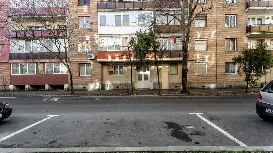 Apartament cu 3 camere etaj 3 zona Miorița, cartier Micalaca - Poză 8