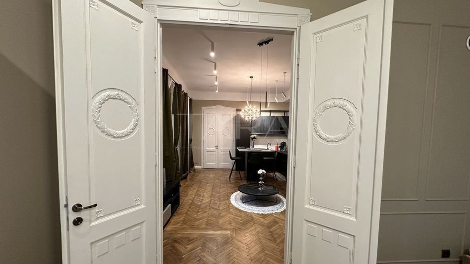 Eleganță, lumină și liniște – 3 camere în inima Clujului - Poză 6