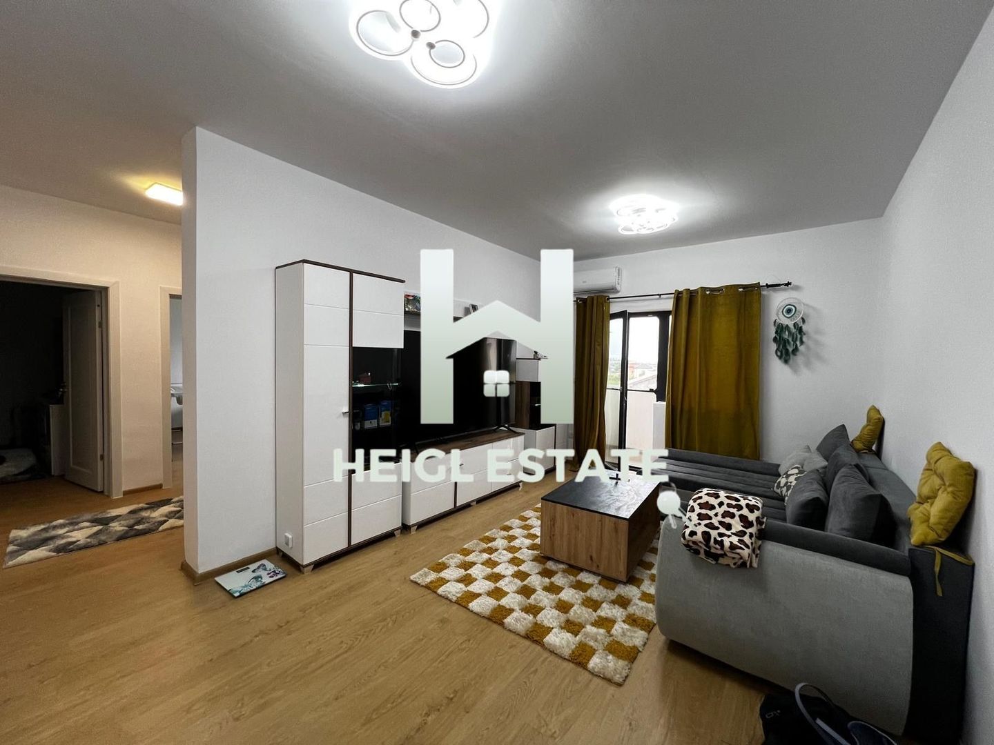 Apartament cu 3 camere si bucatarie inchisa, complet mobilat si utilat - Poză 1