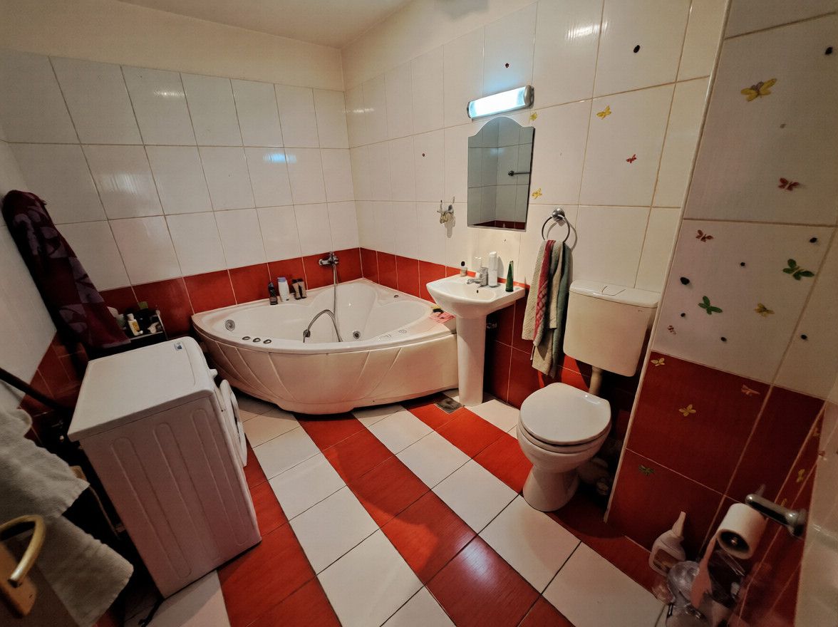 Apartament 2 camere spațios + parcare in Zona Florilor-Floresti - Poză 4
