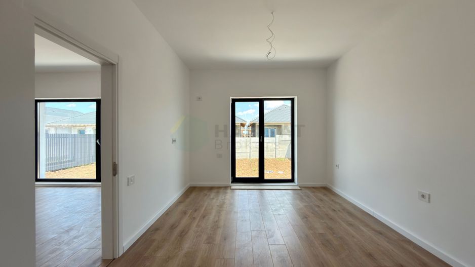 Casa 4 camere pe parter-Tunari | Teren 400 mp - Poză 3