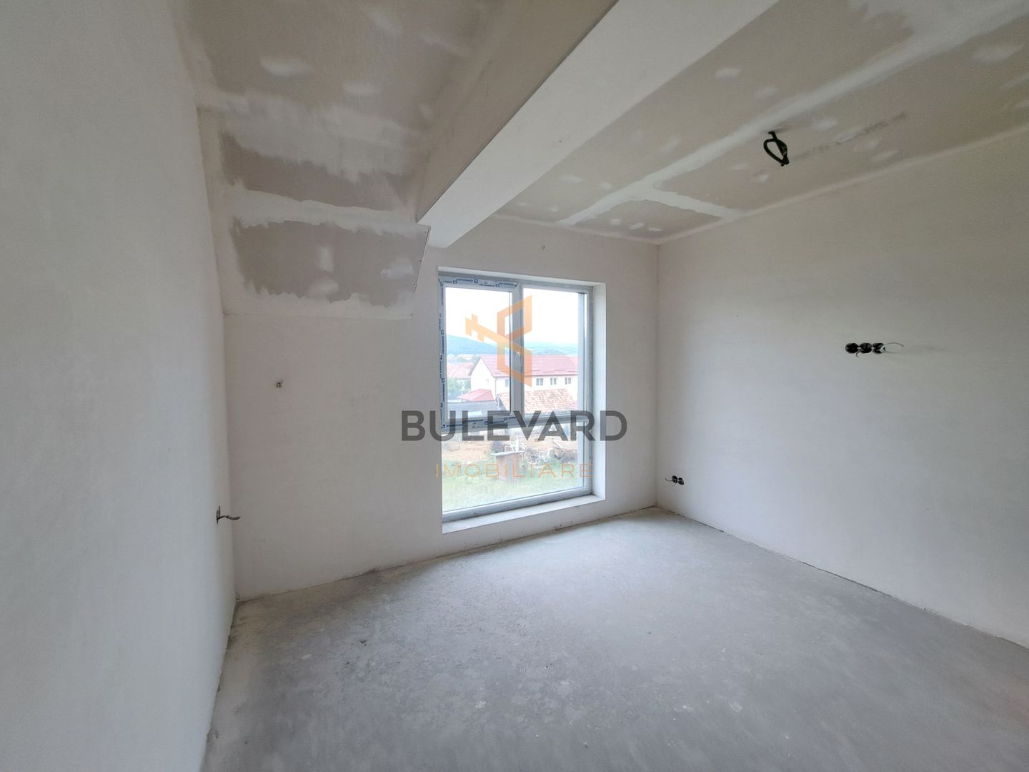 Apartament cu 3 camere + parcare, zona strazii Libertatii! - Poză 3