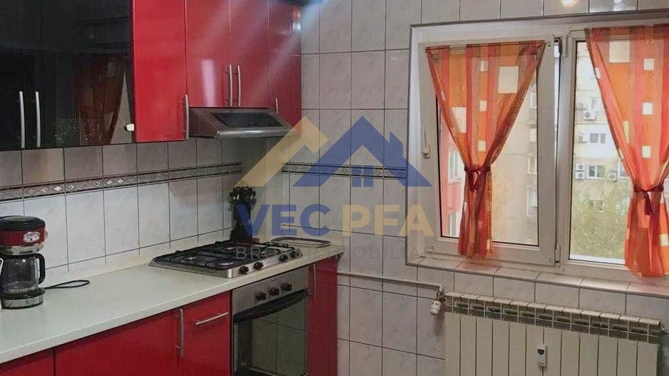 Apartament de 3 camere , Parcare inclusa - Poză 1