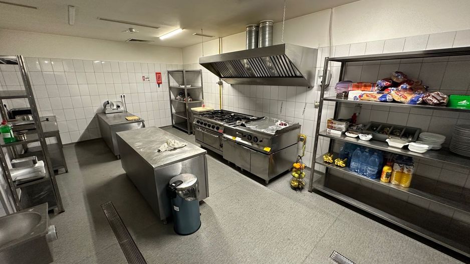 Clădire de inchiriat clinica / birouri - Poză 29