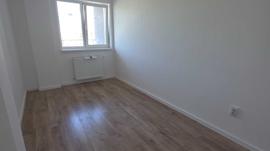 Apartament 2 camere, balcon, etaj intermediar, Terra - Poză 3