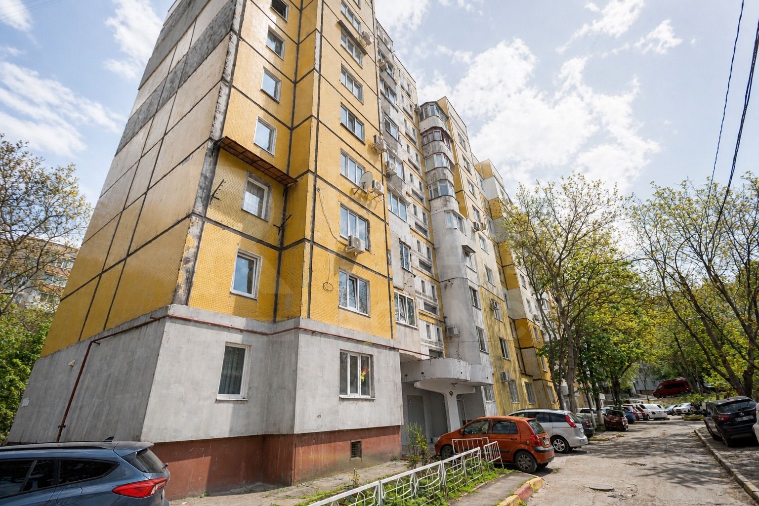 Vânzare ,apartament ,5 camere, str.Botanica Veche, sectorul Botanica - Poză 1