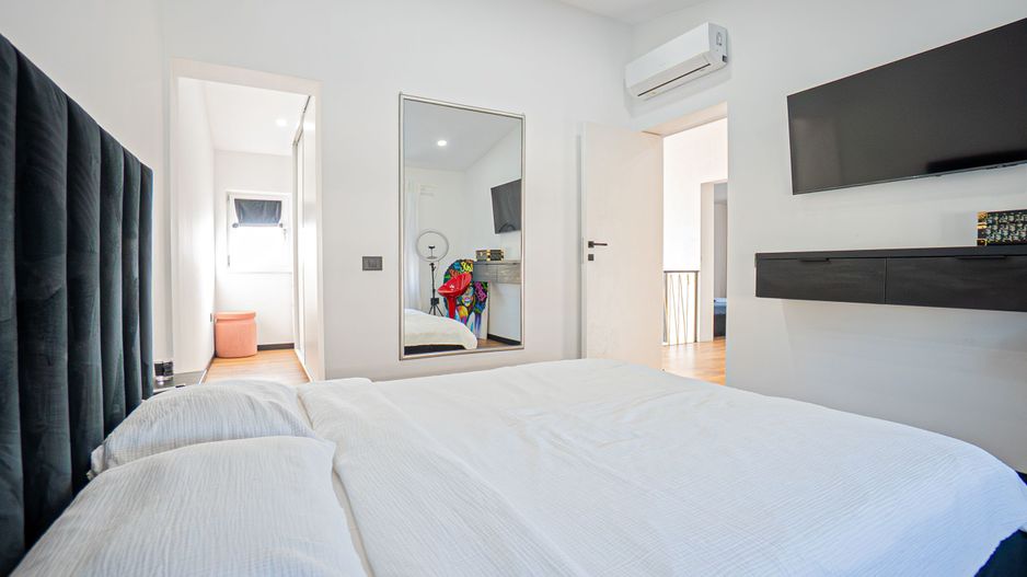 Lumina – Casa P+1E de vânzare, mobilată/echipata, cu piscină si garaj. - Poză 17